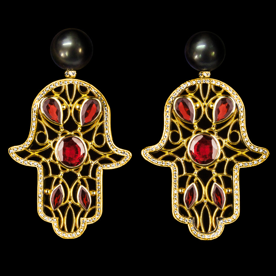 Penta Ear Black Pearls